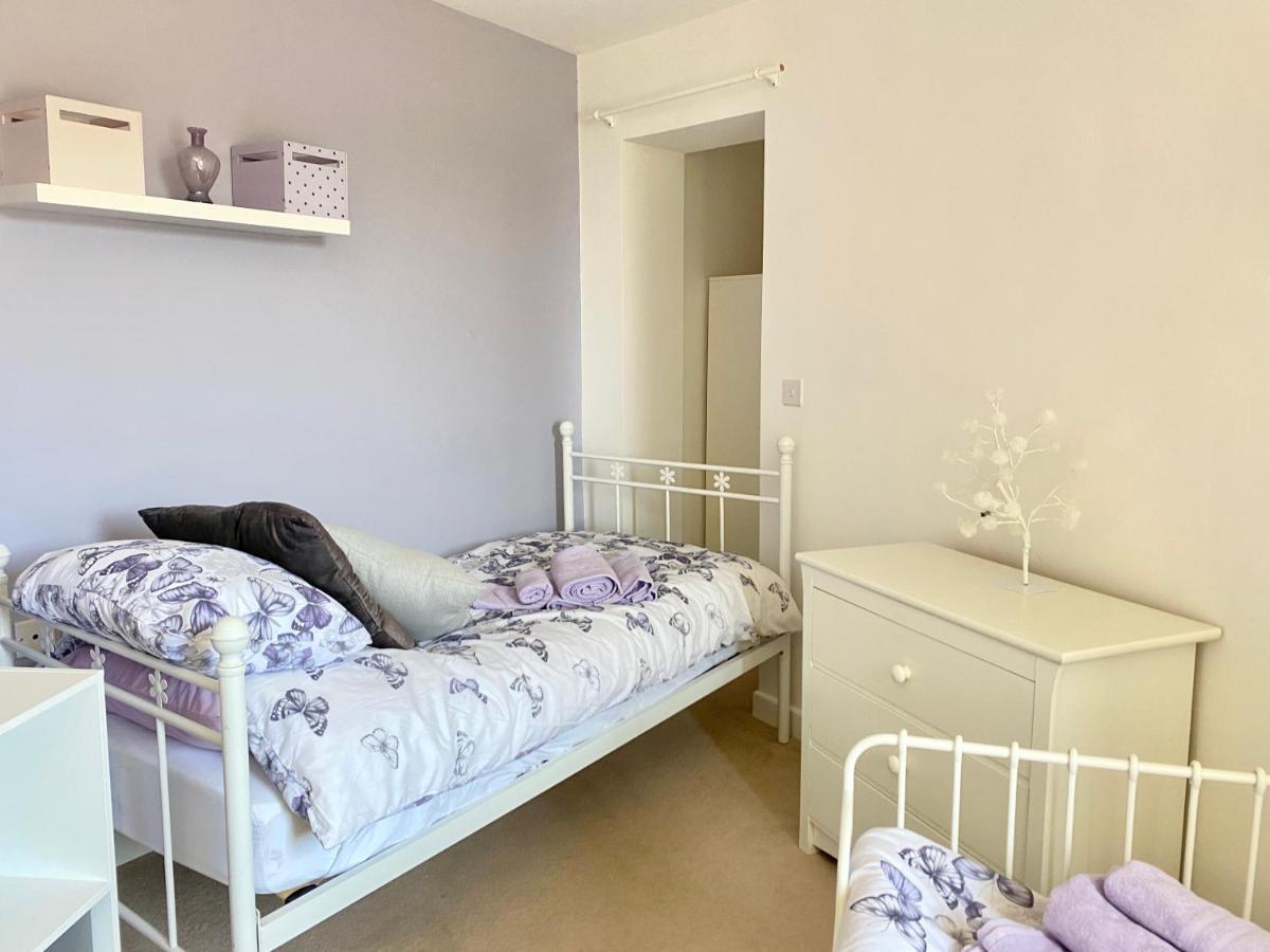 One Of The Best Properties In Lyme! Breathtaking Views Across The Whole Bay. 3 Stories With 2 Tier Veranda Around The Property. Sleeps 6 Lyme Regis Dış mekan fotoğraf